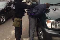 В Одесі борці з корупцією та поліцейський «погоріли» на хабарі 