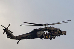 У США вертоліт екстрено сів на території школи