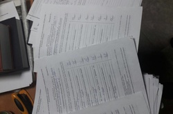 Аваков показав виборчі протоколи, які силовики вилучили під час спецоперації у Затоці