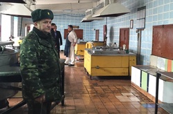  Генпрокуратура порушила справу проти керівництва Райківської колонії після візиту Луценка