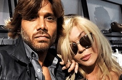 Муж Ирины Билык кормит певицу кефиром и кинзой