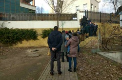 Черга на виборчу дільницю в Кишиневі