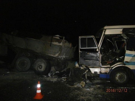 На Львівщині смертельна ДТП: автобус зіткнувся з вантажівкою (ФОТО)