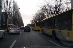 На бульварі Шевченка зупинився громадський транспорт