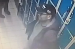 В столичному супермаркеті пограбували покупця