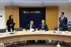  Підписання главою МВС України Арсеном Аваковим угоди про співробітництво з Європолом 