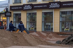 «Дурні та дороги». Як в окупованому Сімферополі реконструюють центральні вулиці