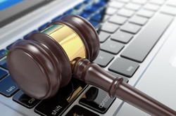 У Київраді на благодійному аукціоні продають речі українських зірок