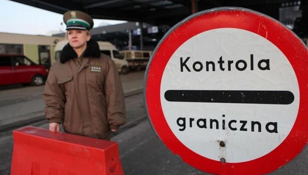 На польському кордоні у чергах застрягли 750 авто
