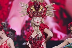 Оля Полякова приняла ванну в прямом эфире