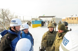 Хуг наполягає на необхідності розведення сил у Станиці