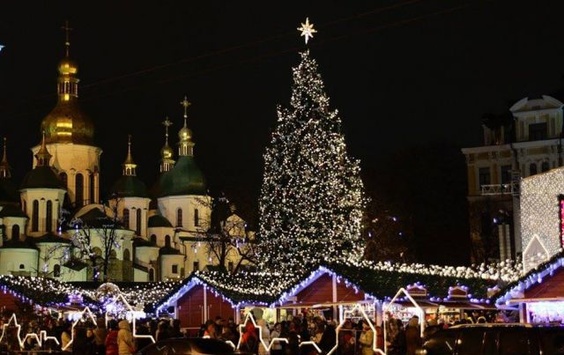 Де у Києві засяють новорічні ялинки (АДРЕСИ)