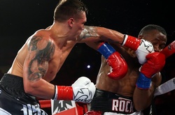 Олександр Усик переміг Табісо Мчуну і зберіг титул чемпіона світу