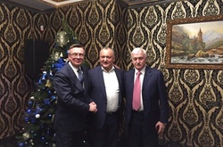 Колишній міністр Януковича у Кишиневі обнімався з Додоном, який заявив, що Крим російський (ФОТО)