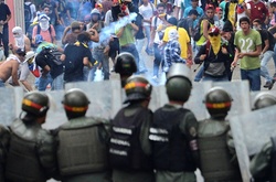 Масові заворушення у Венесуелі: більше 130 осіб затримано