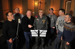 «Пиккардийская терция» вместе с героем АТО записали современную колядку «Молитва на Різдво»