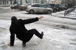 До уваги киян та гостей столиці! На дорогах міста очікується ожеледиця