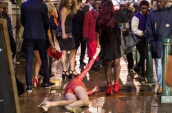 Пьянство, драки и увечья — как в Великобритании провели «Пятницу фингалов»