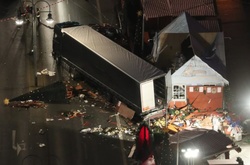 Кількість загиблих при наїзді вантажівки на людей в Берліні досягла 12 осіб