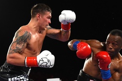 Усик може провести наступний бій у середині березня