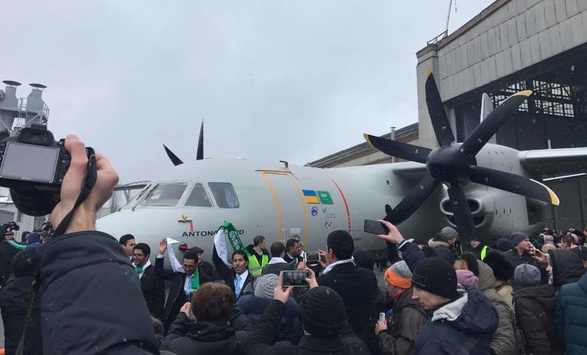 «Антонов» за участі Порошенка презентував новий літак Ан-132D