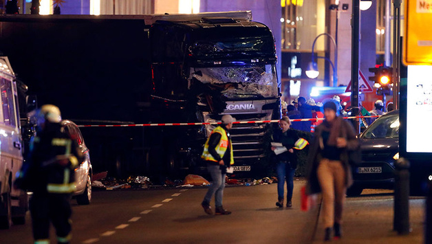 Наїзд вантажівки на людей у Берліні було скоєно навмисно – поліція