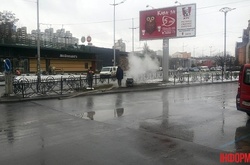 Біля залізничного вокзалу прорвало трубу з гарячою водою