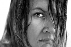 Инвалидность и насилие глазами женщин, которые это пережили в фотопроекте «Безмолвные слёзы»