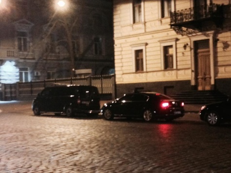 Опівночі Порошенко і Кононенко приїжджали в СБУ, - журналіст