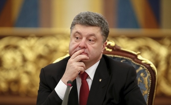 Порошенко виконав лише п’яту частину обіцянок. Підсумки року