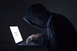 Поліція в Києві евакуювала близько тисячі людей через «мінування» супермаркету 