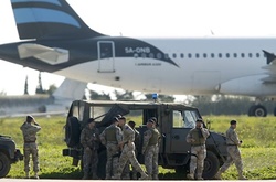 Захоплення лівійського літака: терористи погрожують підірвати борт