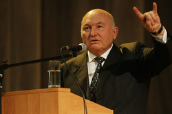 Юрій Лужков