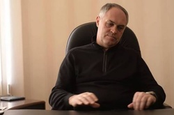 На Донеччині екс-регіонала облили «кров'ю», після чого розпочалася бійка