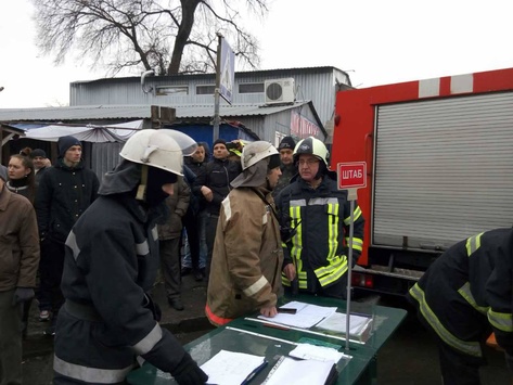Пожежу на ринку в Києві повністю загасили