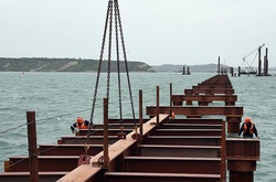 Зведення Керченського мосту: ніхто не хоче будувати залізницю для Путіна