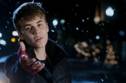 Клип Джастина Бибера стал самым популярным рождественским видео на YouTube