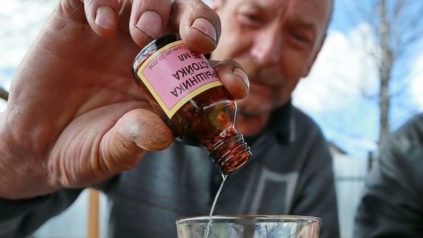В Росії від розпивання лосьйону «Боярышник» померло вже 77 осіб 