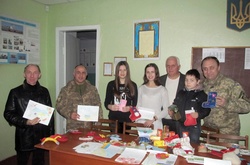 Подарунки військовим від харківських учнів