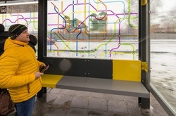 У Дніпрі з'явилися зупинки громадського транспорту з обігрівачами, Wi-Fi та зарядками