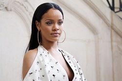 Женская ревность: Рианна отписалась от Дженнифер Лопес в «Инстаграме»