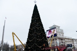 Ялинка на площі Леніна у Донецьку