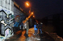 На Подолі троє молодиків пограбували неповнолітнього хлопця