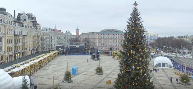 Різдвяні ярмарки в Києві: приголомшливий вид з висоти пташиного польоту