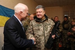 Порошенко назвав суми доплат військовим, які перебувають на першій і другій лінії оборони країни