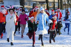 Як Санта-Клауси бігали українськими лісами