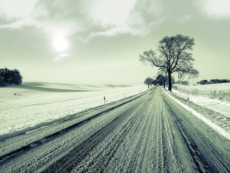 На півдні України закриють усі дороги, щоб перечекати снігопад