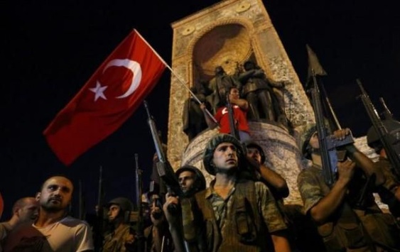У Туреччині звільнено ще шість тисяч держслужбовців 