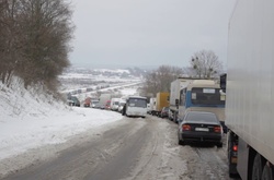 На трасах Одещини через негоду утворилися затори