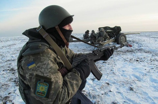 Минулої доби на Донбасі поранено двох українських бійців  